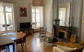 Beautiful 3Br Apt In Lyon Center